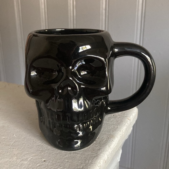 NWT- 16.9floz- Black Ceramic Glazed Skull 💀 Mug - Picture 15 of 16